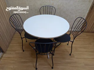  2 طاولات مطبخ وكراسي من lkEA حديداو  للجلسات الخارجيه