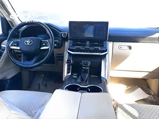  19 Toyota LAND CRUISER 2022 New GCC