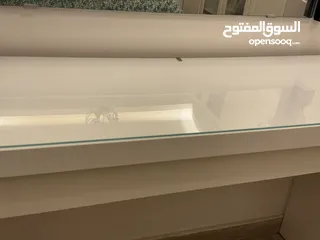  4 تسريحة لغرفة النوم مع درج واحد - نوع ايكيا مالم  لون ابيضIKEA-Malm dressing table بحالة ممتازة للبيع
