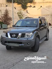  6 للببع بسبب السفر  نيسان باثفيندر مميزة فل اوبشن،  جلد ، دفع رباعي ، فتحة سقف. هوك خلفي، كاميرا خلفي