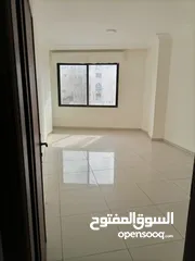 2 مكاتب ومحلات للايجار في موقع حيوي ومخدوم و بسعر مغري