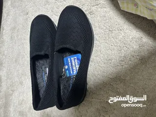  1 حفاي سكيشرز جديدة سايز 37.5