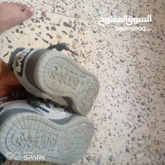  3 بوت كثير كثير مرتب البوت ما شاء الله احسن من هيك مفش البوت زي ما مبين بالصورة لون رمادي