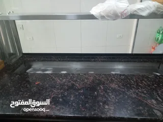  3 عدة مطعم للبيع مستعملة بحالة ممتازة جدا  البيع بداعي السفر..................................
