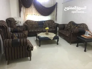  1 طقم كنب و صوفة عدد 2 للبيع