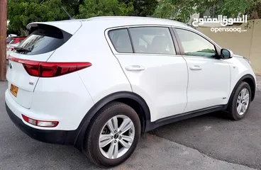 5 Sportage 2.4 with full history