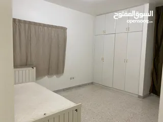  2 سرير للإيجار لسيدة في شقة كلها سكن للبنات فقط النادي السياحي قرب ابوظبي مول و جزير الريم