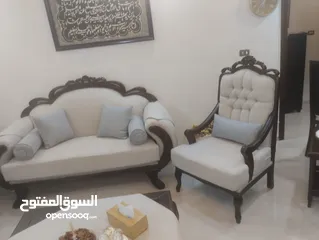  1 تنجيد جميع انواع الكنب والجلسات العربيه والخليجيه  وصيانه الكنب داخل المنزل