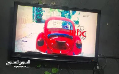  1 شاشة لا يوجد عليها مشاكل  صوت عالي جدا 42 بوصةالموقع طبربور وسط السوق  35دينار  معها قاعدة شاشة فقط