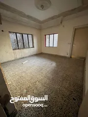  5 بيت 225م مناسب