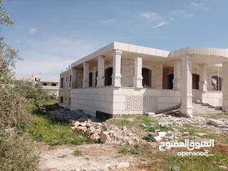  22 فيلا عظم 560م على قطعة أرض 1035متر على شارع البترا للبيع
