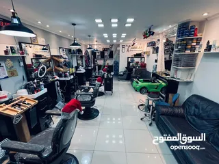  1 ديكور صالون تجميل رجالي مرتب ونظيف وراقي للبيع بسعر معقول  مش ناقصة اي اشي