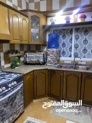  4 كنب ومطبخ للبيع مع برادي