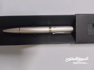  3 قلم مع وصلة USB فلاشة من نوع CONCIERGE علما أن مساحة الفلاشة 2 غيغا