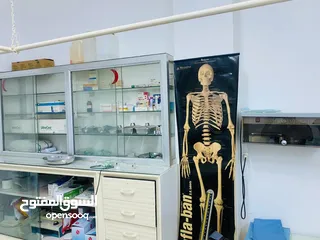  3 عيادة طب عام مع معداتها للبيع بدون الرخصه