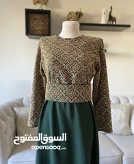  4 اثواب سهرة وفساتين للبيع