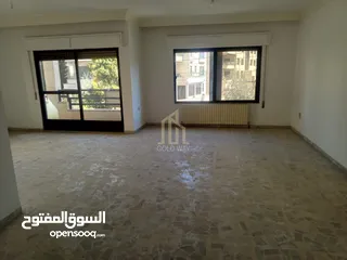  4 في أجمل مناطق عبدون طابق أول 205م بتشطيبات راقية وسعر مميز / ref 9427