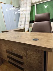  1 مكتب مع كرسي للبيع