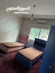  22 شقه من فيلا(غير مفروشة )للايجار طابق اول ب 360 ويوجد شقة صغيره طابق ارضي مدخل مستقل (غير مفروشة)150د