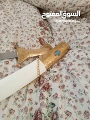  3 سيفين للبيع وكاله ماشالله عنهم يوجد معاينه ثقال واحد ذهبي وجلد والثاني سلفر شغل يدوي وارد الخليج