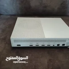  2 Xbox one s (مع يد (اقرأ الوصف
