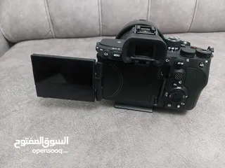  3 كاميرا سوني آلفا 5 و ملحقات شبه جديد