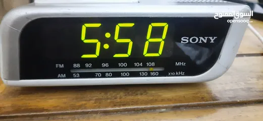  1 راديو وساعه ومنبه sony للبيع
