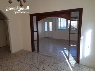  9 ارضي في شارع الاقصى مع حديقة للبيع