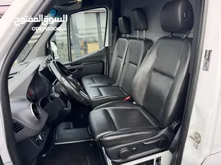  7 باص سبرنتر صندوق