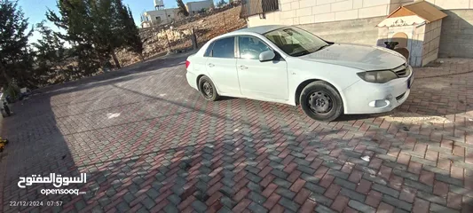 3 سيارة سوبارو B3