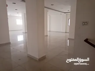  14 طابق كامل للأجار تجاري/ صناعات خفيفه مقابل مخابز جواد على الأتوستراد مباشره
