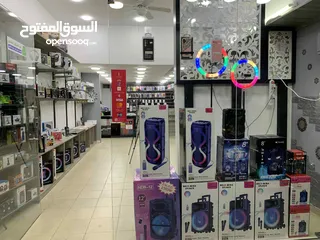  1 محل للايجار شارع عصيره مع بضاعه او بدون