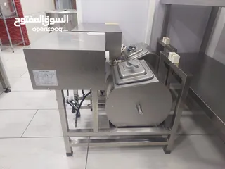 1 ماكنة تتبيل فاكيوم مستعمل نظيف