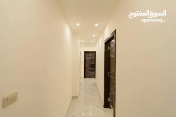  10 شقة للبيع طابق اول مساحة 215متر في المدينة الرياضية ضاحية الرشيد خلف مختار مول بلقرب من مجمع الروضة.