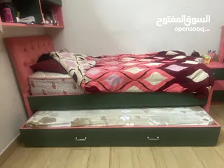  2 3 تخوت للبيع تختين عالِ وواحد جرار