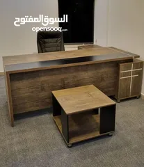  19 مكتب مدير مع جانبية ادراج وطاولة عرض مميز من لامينيت للأثاث المكتبي توصيل مجاني داخل عمان
