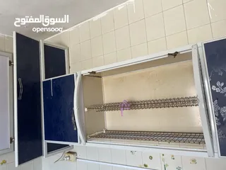  7 مطبخ الموضح بالصورة كامل بأغراضو للبيع
