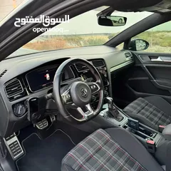  4 Volkswagen Golf gti 2019