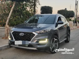  6 هونداي توسان 2020ترخيص2019 فل ماعدا الفتحة للبيع بسعر مغري ع الكاش عداد اصلي 80000كم فقط