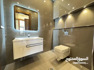  11 شقة مميزة طابق اول مساحة 214 م بتشطيبات مميزة باجمل مناطق رجم عميش مع بلكونات بنظام ترسات