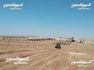  5 ارض للبيع مساحه 3400م قوشان مستقل مفروووز