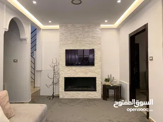  5 شقه مع روف من المالك مباشره بسعر مغري