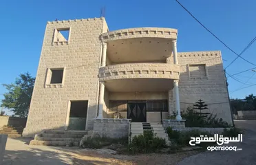  3 فيلا مستقلة عظم للبيع