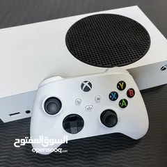  2 xbox series s. مع 2 يد تحكم