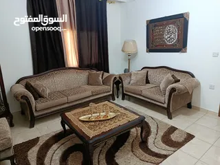  14 غرفه ضيوف جديده بحالة الوكاله و مميزه ...  لون رائع و خشب ثقيل  .... بسعر لقطه