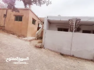  1 بيتين منفصلين للبيع