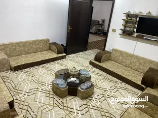  2 للبيع 6 فرشات 6 مراكي 6 مراكي ظهر + طاولة
