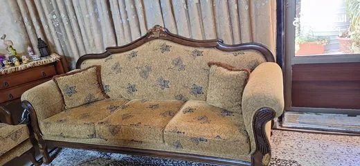  4 طقم غرفة جلوس كنبايات خشب زان 9 مقاعد بحالة جيدة جدا