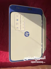  1 طابعة hp 2600 مع cd تعمل على الجوال و الكومبيوترات طباعة ملونة  فيها حبر اسود تحتاج ملون فقط