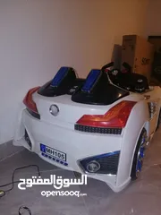  6 TOW SEATER KIDS CAR , RECHARGEABLE.